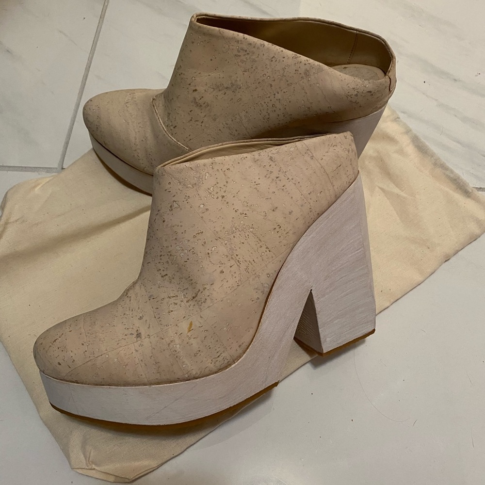 Cropped Wedge